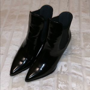 Ladies forever 21 black leather bootie